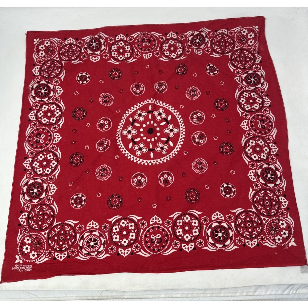 Vintage 1940s Paisley NOS Bandana Fast Color Cotton 21x20 RN 13960 Rockabilly